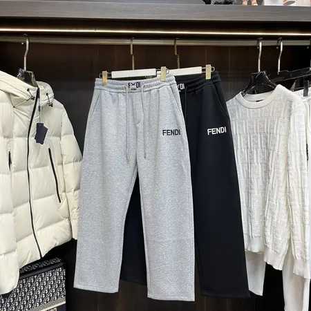 フェンディ カジュアルパンツ