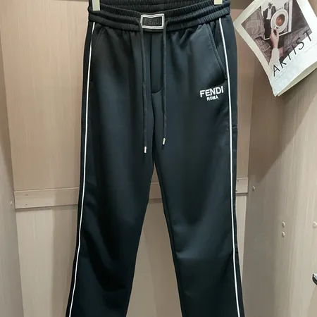 フェンディ カジュアルパンツ
