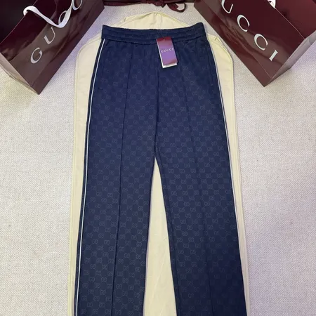 グッチ カジュアルパンツ
