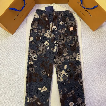 ルイヴィトン カジュアルパンツ