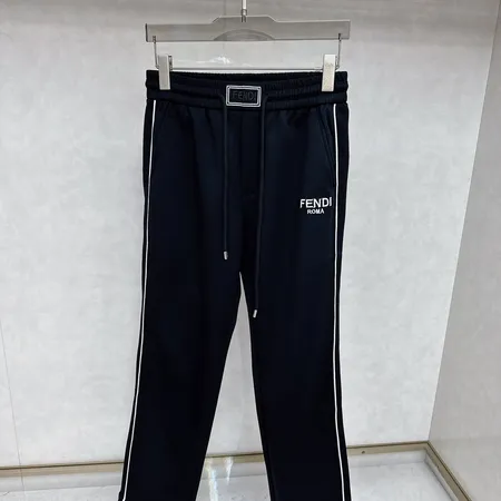 フェンディ カジュアルパンツ