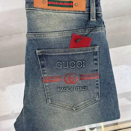 グッチ ジーンズ