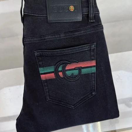 グッチ ジーンズ