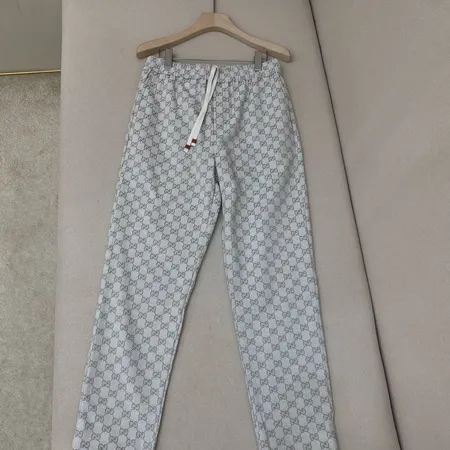 グッチ カジュアルパンツ