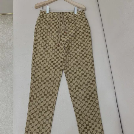 グッチ カジュアルパンツ