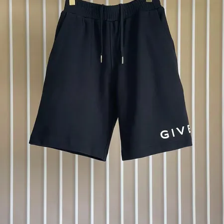 ジバンシィ ショートパンツ