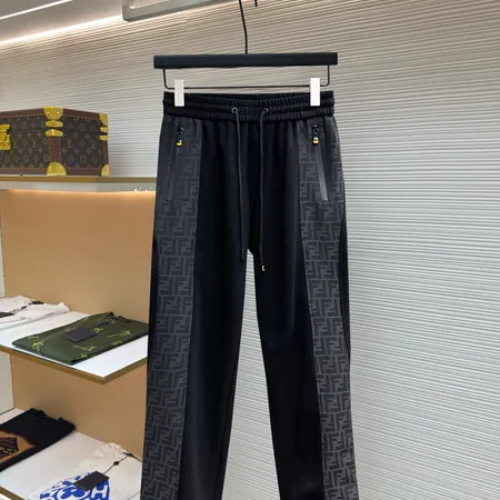 フェンディ カジュアルパンツ