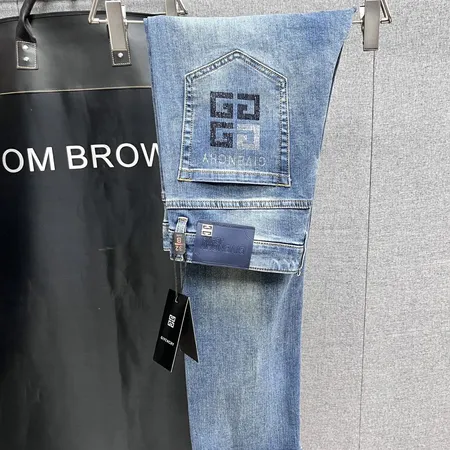 ジバンシィ ジーンズ