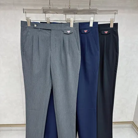 プラダ カジュアルパンツ
