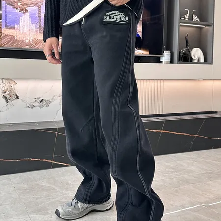 バレンシアガ カジュアルパンツ