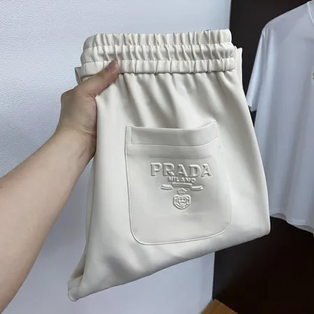 プラダ カジュアルパンツ