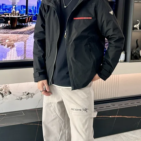 プラダ カジュアルパンツ