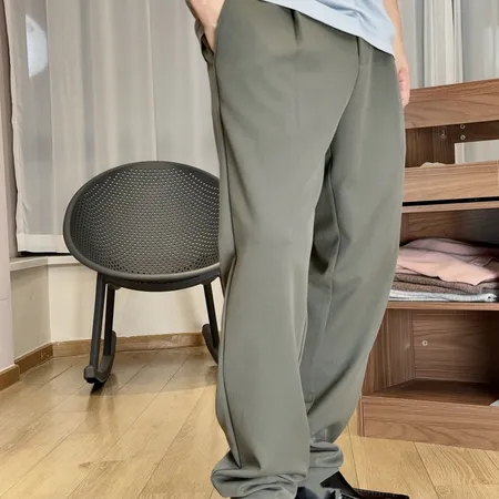 プラダ カジュアルパンツ