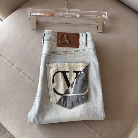 ヴァレンティノ ジーンズ