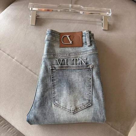 ヴァレンティノ ジーンズ