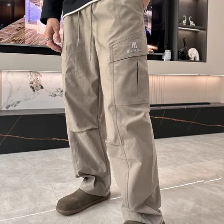 バレンシアガ カジュアルパンツ