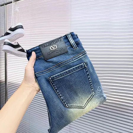 ヴァレンティノ ジーンズ