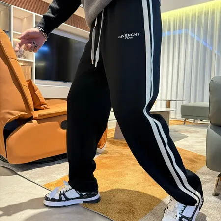 ジバンシィ カジュアルパンツ