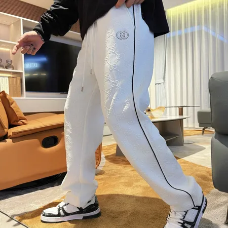 グッチ カジュアルパンツ