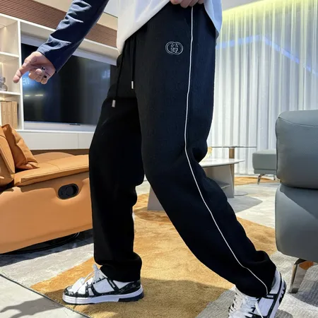 グッチ カジュアルパンツ