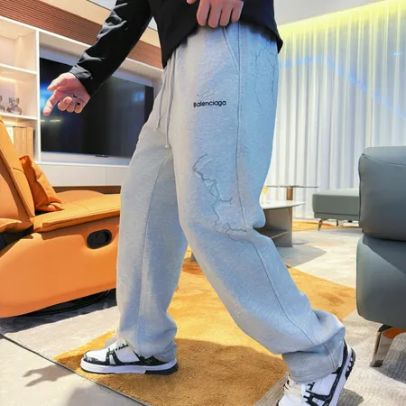 バレンシアガ カジュアルパンツ