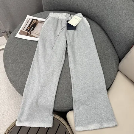 プラダ カジュアルパンツ