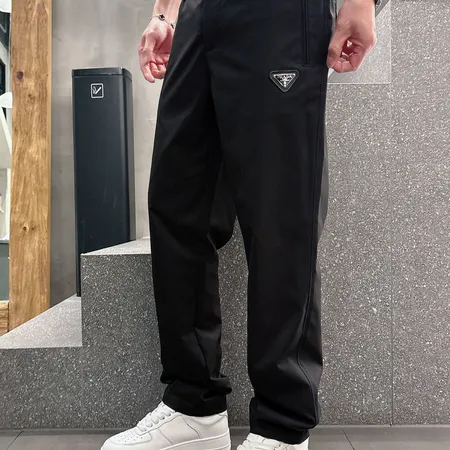 プラダ カジュアルパンツ