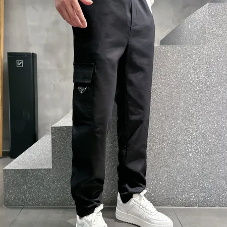 プラダ カジュアルパンツ