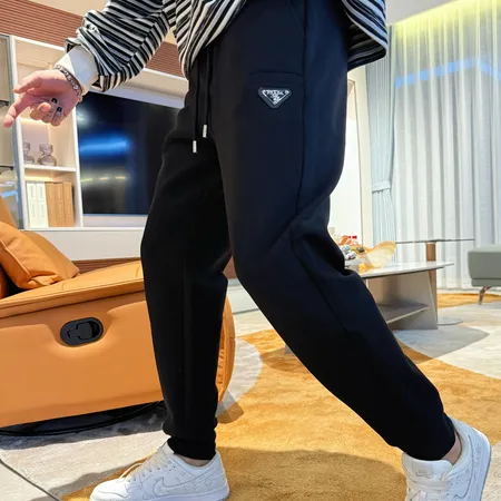 プラダ カジュアルパンツ