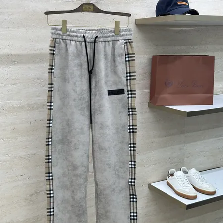 バーバリー ス カジュアルパンツ