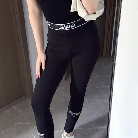 シャネル トレーニングパンツ