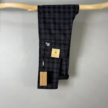 バーバリー ス カジュアルパンツ