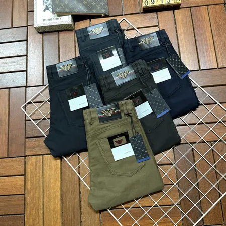 アルマーニ カジュアルパンツ