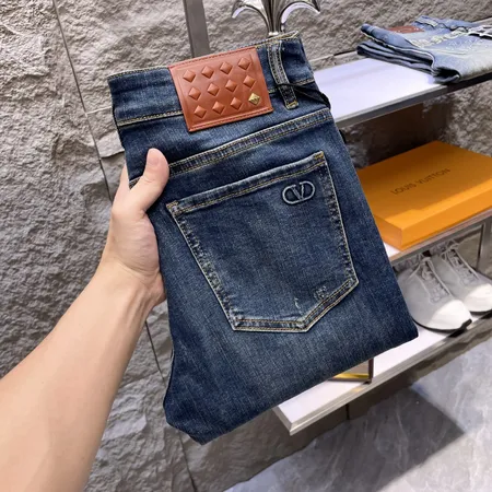 ヴァレンティノ ジーンズ