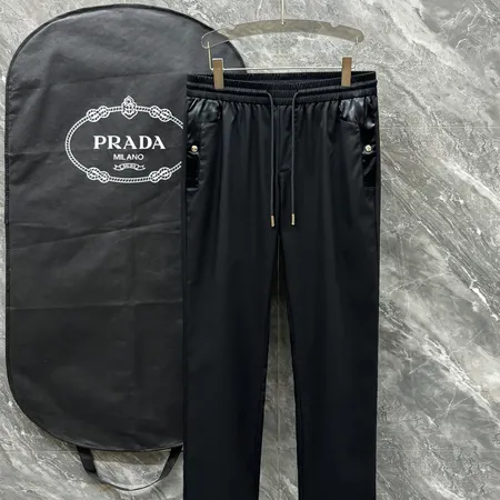 プラダ カジュアルパンツ