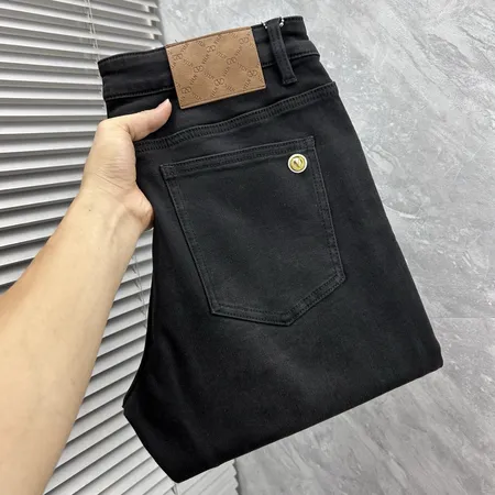 ヴァレンティノ ジーンズ