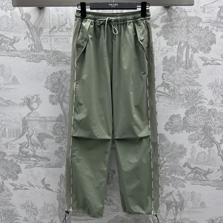 プラダ カジュアルパンツ