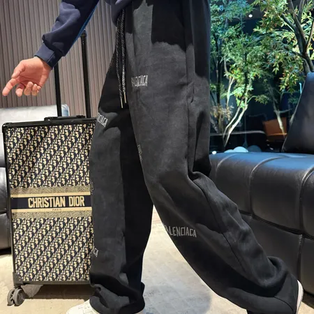 バレンシアガ カジュアルパンツ