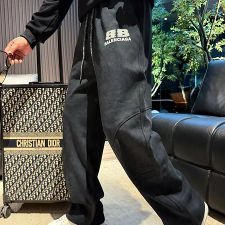 バレンシアガ カジュアルパンツ