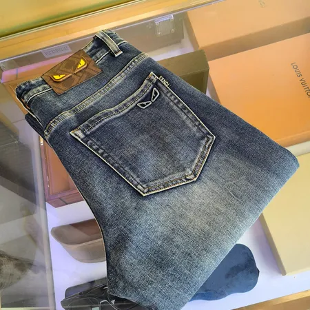 フェンディ ジーンズ