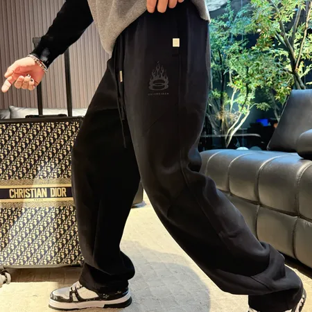 バレンシアガ カジュアルパンツ