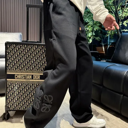 ロエベ カジュアルパンツ