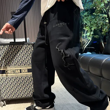 ジバンシィ カジュアルパンツ