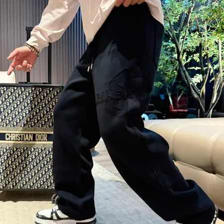 バレンシアガ カジュアルパンツ