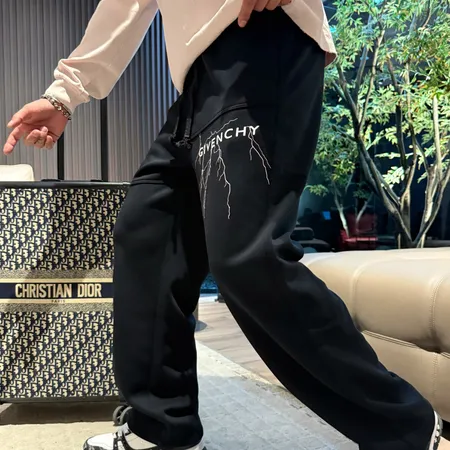 ジバンシィ カジュアルパンツ