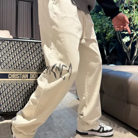 バレンシアガ カジュアルパンツ