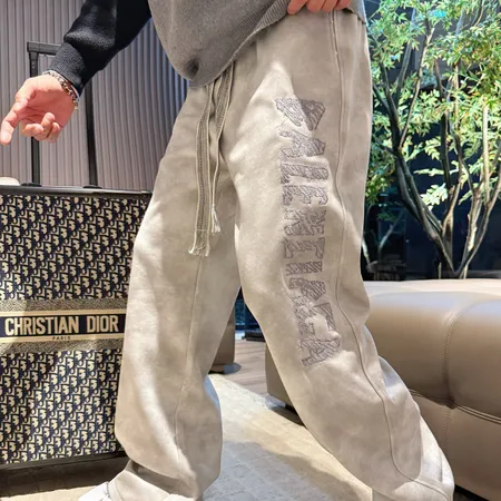 バレンシアガ カジュアルパンツ