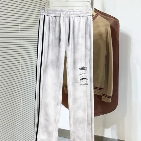 バレンシアガ カジュアルパンツ