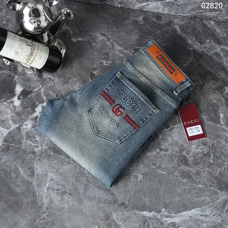 グッチ ジーンズ