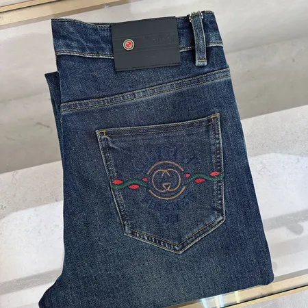 グッチ ジーンズ